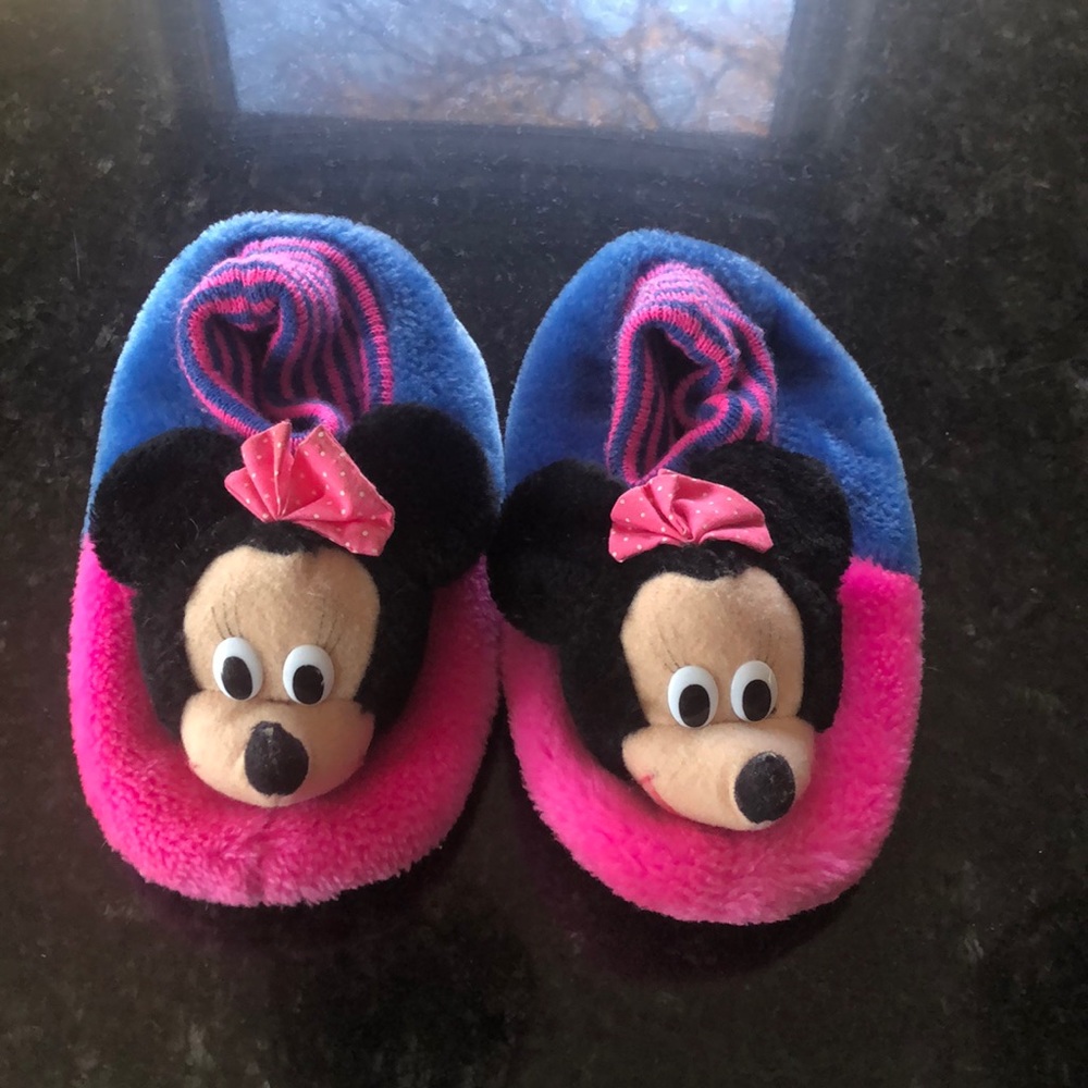 Kid’s slippers 11-12 used